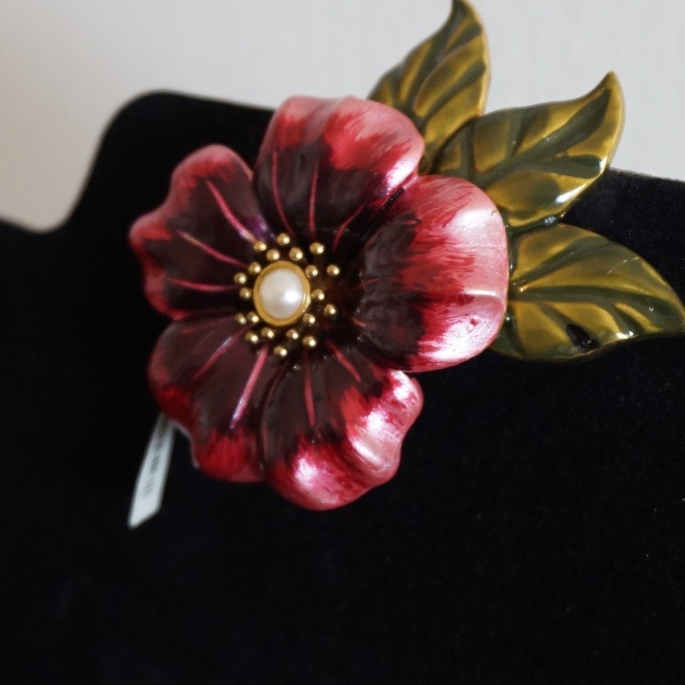2/$20 Banana Republic Magnolia flower/ pearl Brooch